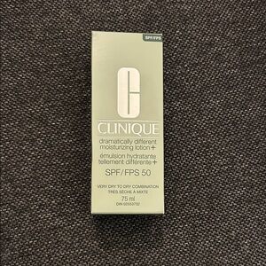 NEW 🆕 Clinique Dramatically Different Moisturizing Lotion SPF 50 / exp July 2028